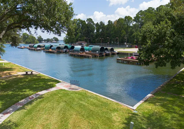 2nd image of 211 Lake Walden Cvs, Montgomery, TX 77356 | MLS# 77898544