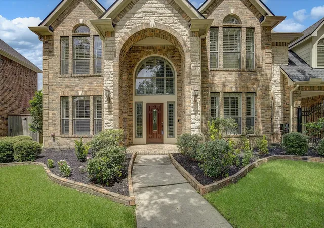 Photo 3 of Single family home for sale at 14323 Horizon Fls Ln, Humble, TX 77396 | MLS# 41877764 | Listing updated on 2026-08-25