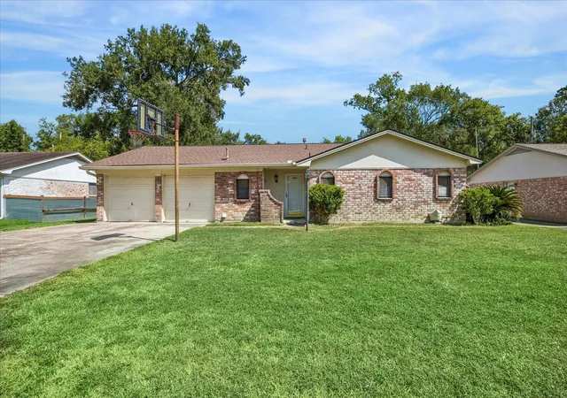 1st image of 735 Pas Trl, Huffman, TX 77336 | MLS# 88506802