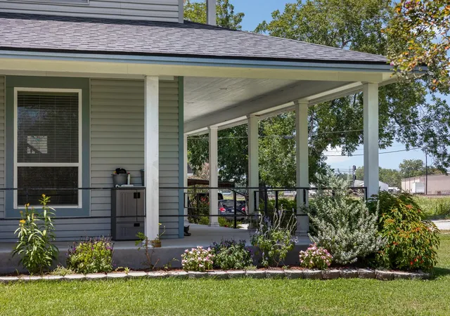 Photo 4 of Sale Pending at 400 S Front St, Caldwell, TX 77836 | MLS# 88934522 | Listing updated on 2026-09-12