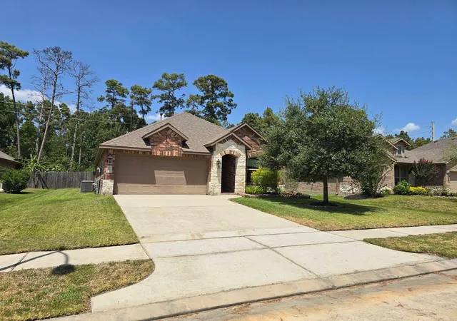 Photo 1 of Single family home for sale at 8435 Erasmus Landing Ct, Houston, TX 77044 | MLS# 39263965 | Listing updated on 2026-09-17