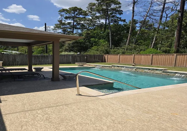 Photo 2 of Single family home for sale at 8435 Erasmus Landing Ct, Houston, TX 77044 | MLS# 39263965 | Listing updated on 2026-09-17