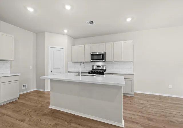 3rd image of 208 Rose Laurel Dr, Alvin, TX 77511 | MLS# 28352146