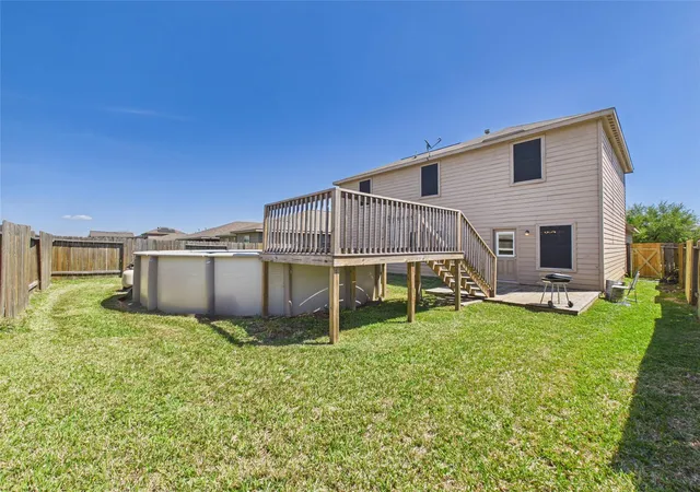 33rd image of 911 Marigold Rd, Baytown, TX 77521 | MLS# 98191950