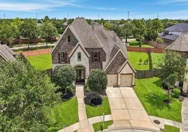 3rd image of 12611 Windy Bridge Ln, Pearland, TX 77584 | MLS# 15103827