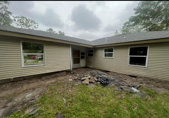 2nd image of 5710 Ridgeway Dr, Houston, TX 77033 | MLS# 32760571