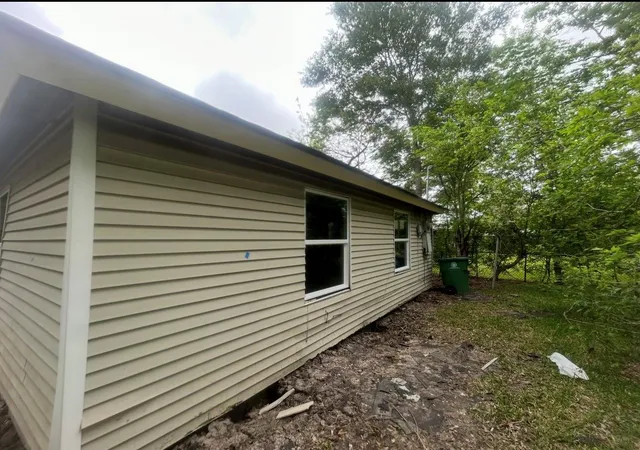 3rd image of 5710 Ridgeway Dr, Houston, TX 77033 | MLS# 32760571