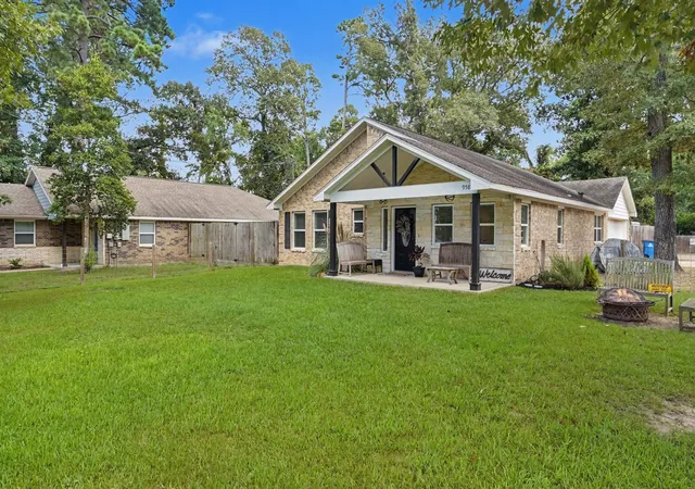 Photo 2 of Single family home for sale at 9589 Thousand Oaks Loop, Montgomery, TX 77316 | MLS# 23145011 | Listing updated on 2026-08-17