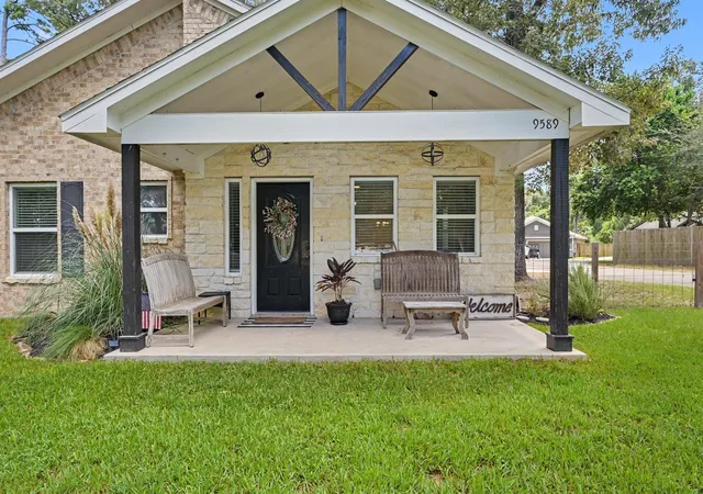 Photo 3 of Single family home for sale at 9589 Thousand Oaks Loop, Montgomery, TX 77316 | MLS# 23145011 | Listing updated on 2026-08-17