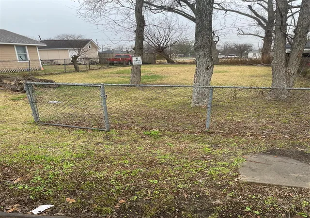 1st image of 4302 Gunter St, Houston, TX 77020 | MLS# 71403309