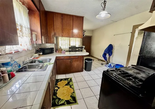 Photo 3 of Single family home for sale at 105 Dresden St, Houston, TX 77012 | MLS# 12012834 | Listing updated on 2026-09-15