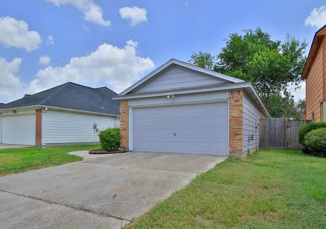 Photo 3 of Single family home for sale at 13642 Paxton Dr, Houston, TX 77014 | MLS# 27851810 | Listing updated on 2026-10-08