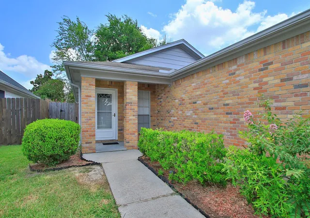 Photo 4 of Single family home for sale at 13642 Paxton Dr, Houston, TX 77014 | MLS# 27851810 | Listing updated on 2026-10-08