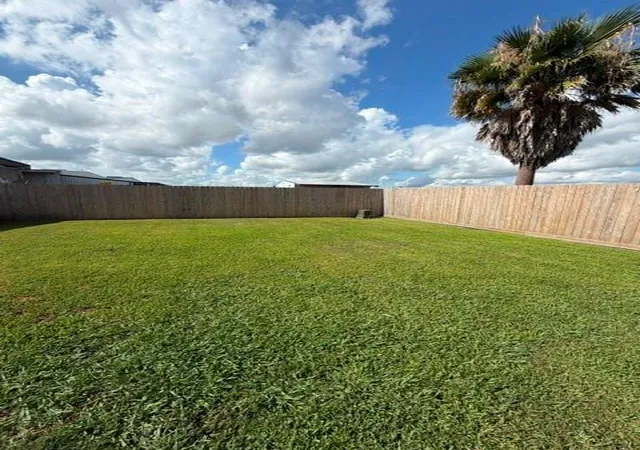 Photo 4 of Single family home for sale at 13514 Ryan Ridge Ln, Houston, TX 77044 | MLS# 44746218 | Listing updated on 2026-09-15