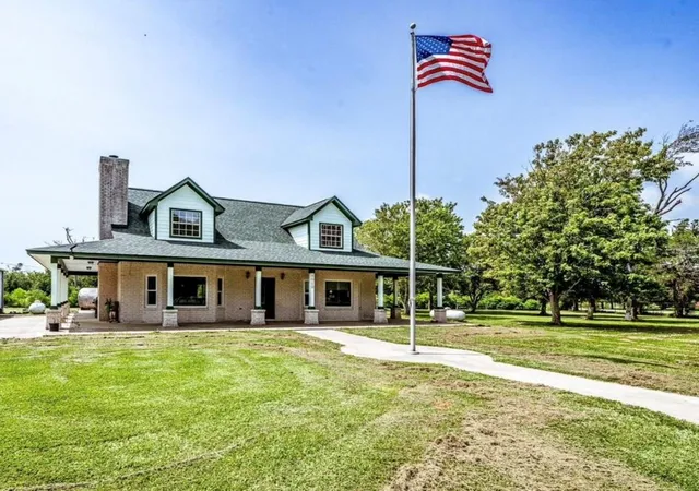 2nd image of 9010 Point Barrow Rd, Beach City, TX 77523 | MLS# 40214983