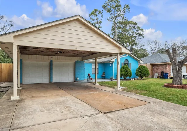 Photo 3 of Single family home for sale at 308 Tiegs St, League City, TX 77573 | MLS# 74561961 | Listing updated on 2026-08-24