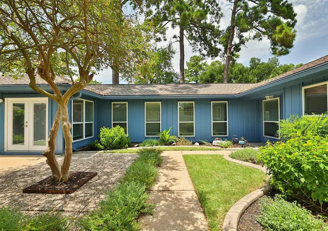 Photo 3 of Sale Pending at 12410 Pantano Dr, Houston, TX 77065 | MLS# 60473308 | Listing updated on 2026-09-20