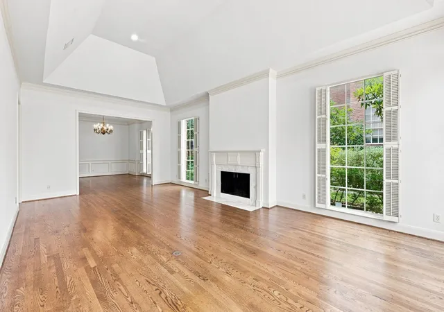 5th image of 1422 Nantucket Dr #A, Houston, TX 77057 | MLS# 59992298