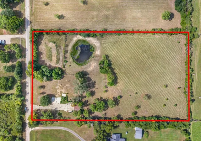 5th image of 18106 Domino Rd, Waller, TX 77484 | MLS# 26914891