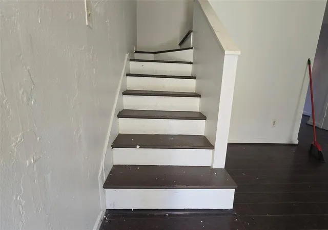 5th image of 1403 Blalock Rd #5, Houston, TX 77055 | MLS# 10711420