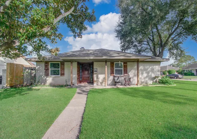 Photo 3 of Single family home for sale at 10802 Kirkwell Dr, Houston, TX 77089 | MLS# 6264183 | Listing updated on 2026-08-12