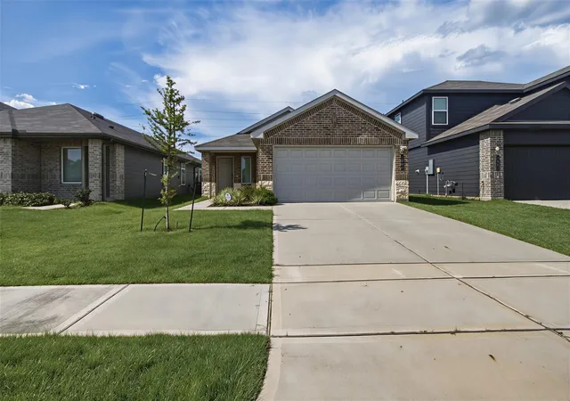 Photo 2 of Single family home for sale at 1806 Legacy Hills Dr, Houston, TX 77067 | MLS# 11757247 | Listing updated on 2026-09-12