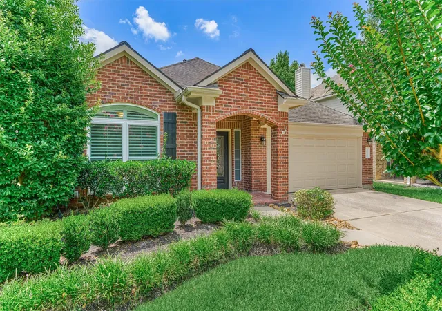 Photo 2 of Single family home for sale at 6835 Autumn Rain Ln, Spring, TX 77379 | MLS# 37720003 | Listing updated on 2026-09-20