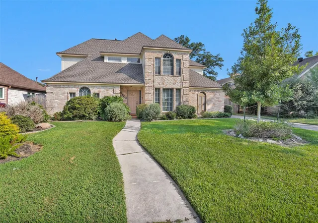 Photo 2 of Single family home for sale at 6606 Castle Ln Dr, Houston, TX 77066 | MLS# 83185846 | Listing updated on 2026-09-10