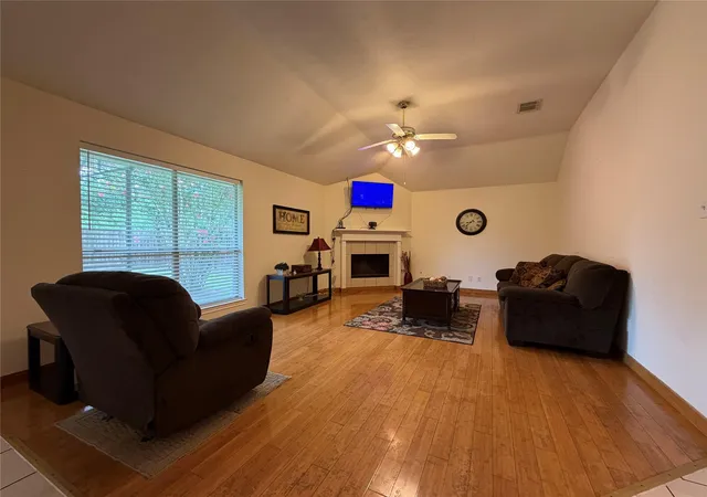 Photo 4 of Single family home for sale at 3823 Canton, Pearland, TX 77584 | MLS# 71502461 | Listing updated on 2026-08-10