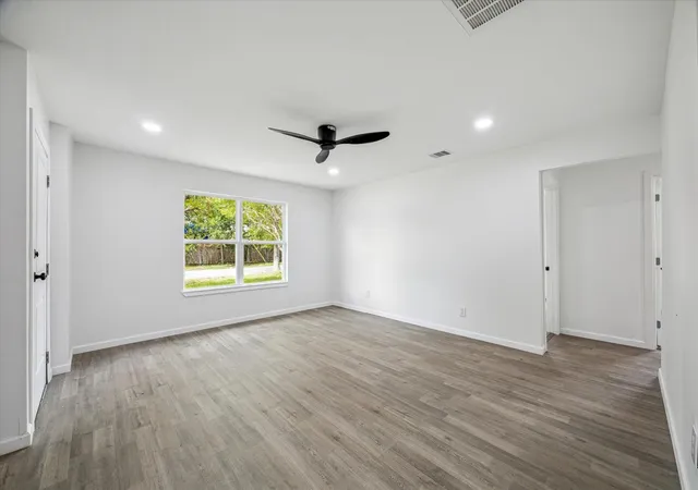 Photo 4 of Single family home for sale at 5614 El Buey Way, Houston, TX 77017 | MLS# 66488832 | Listing updated on 2026-09-12