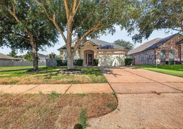 Photo 1 of Single family home for sale at 419 Drake Ln, League City, TX 77573 | MLS# 39209659 | Listing updated on 2026-09-01