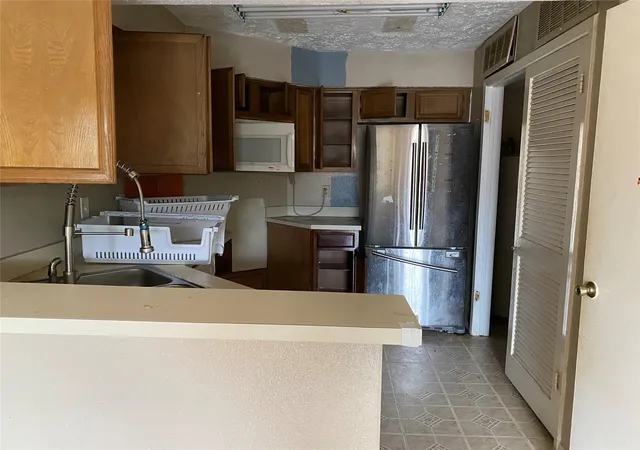 3rd image of 10555 Turtlewood Ct #2703, Houston, TX 77072 | MLS# 82325739