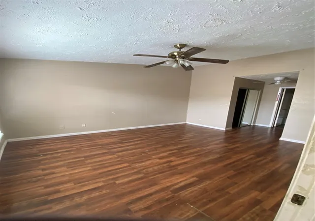5th image of 10555 Turtlewood Ct #2703, Houston, TX 77072 | MLS# 82325739