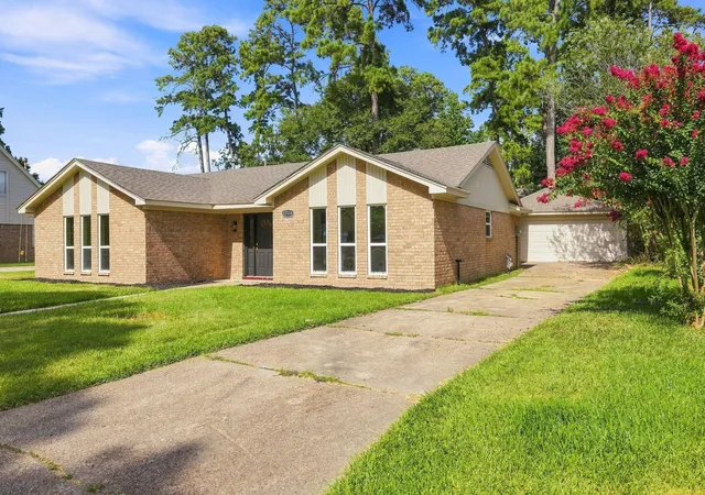 Photo 2 of Sale Pending at 27116 S Harlan Ln, Conroe, TX 77385 | MLS# 85159327 | Listing updated on 2026-09-08