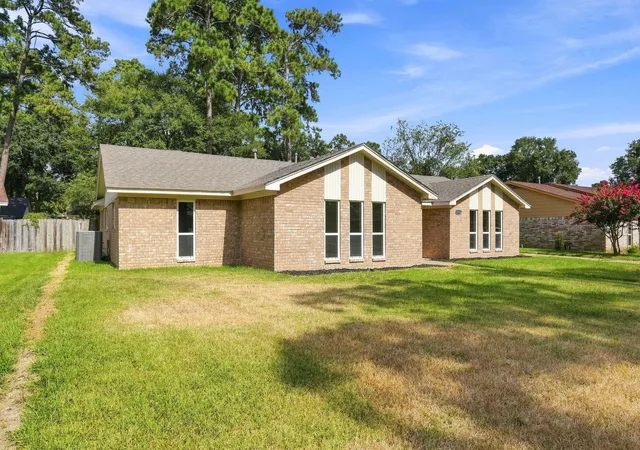 Photo 3 of Single family home for sale at 27116 S Harlan Ln, Conroe, TX 77385 | MLS# 85159327 | Listing updated on 2026-09-28