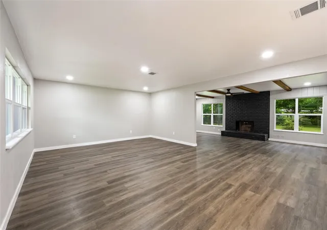2nd image of 320 Burnett Dr, Baytown, TX 77520 | MLS# 12369774