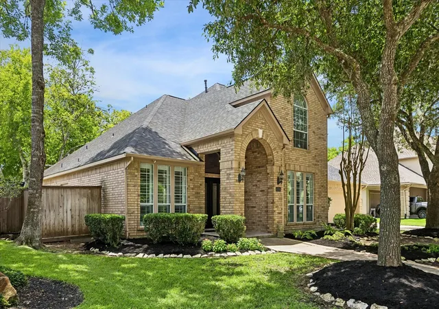 Photo 2 of Single family home for sale at 1422 Hillside Forest Dr, Sugar Land, TX 77479 | MLS# 82557319 | Listing updated on 2026-09-12