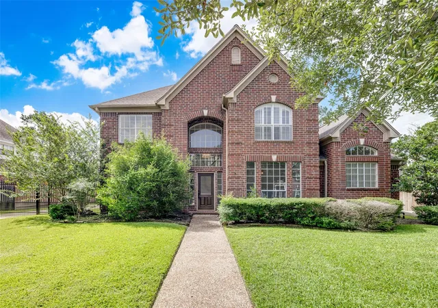 Photo 2 of Single family home for sale at 5534 Honor Dr, Houston, TX 77041 | MLS# 53603925 | Listing updated on 2026-09-20