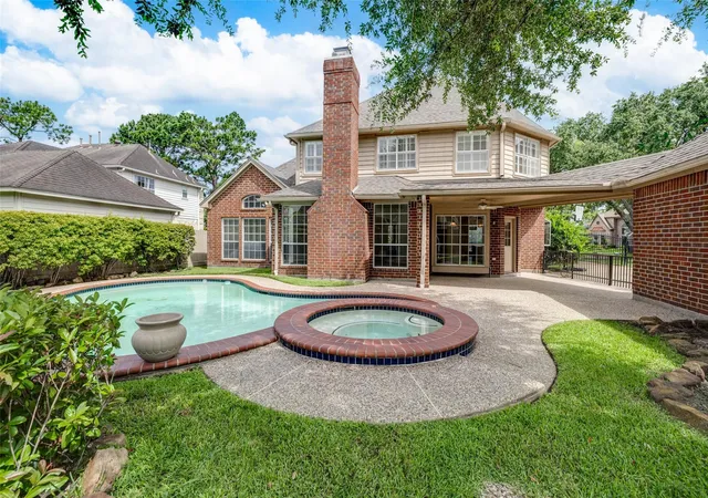 Photo 3 of Single family home for sale at 5534 Honor Dr, Houston, TX 77041 | MLS# 53603925 | Listing updated on 2026-09-20