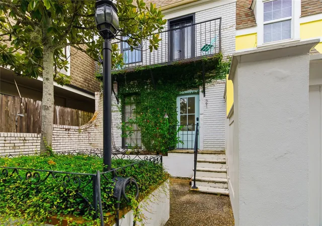 1st image of 811 Lovett Blvd #21, Houston, TX 77006 | MLS# 89849386