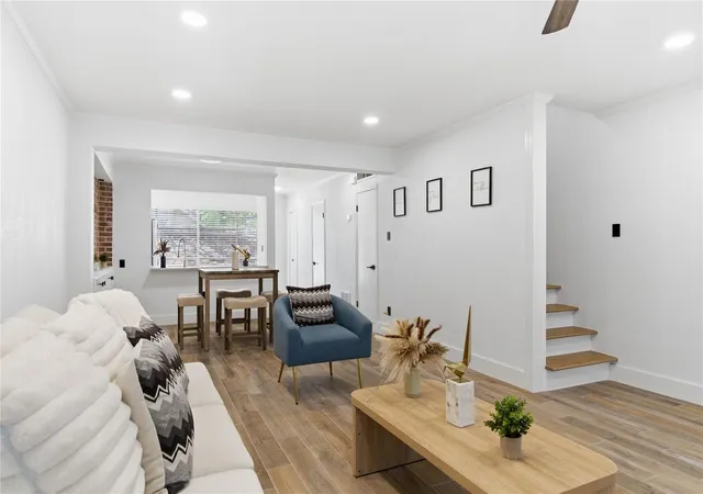 Photo 3 of Townhouse for sale at 811 Lovett Blvd #21, Houston, TX 77006 | MLS# 89849386 | Listing updated on 2026-08-15