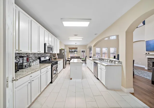 Photo 4 of Single family home for sale at 7519 Summer Shore Dr, Rosenberg, TX 77469 | MLS# 91297780 | Listing updated on 2026-08-22