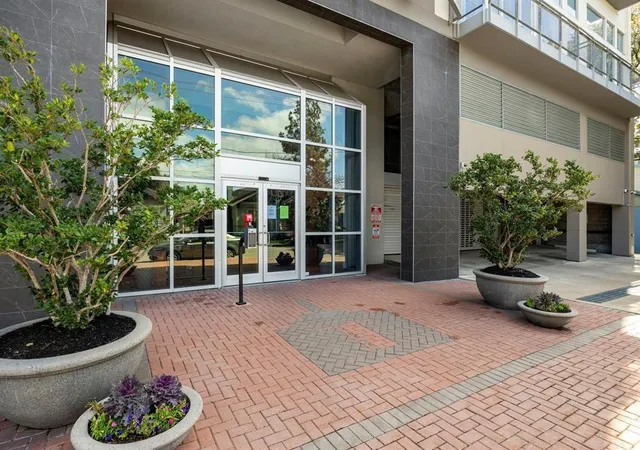 2nd image of 3311 Yupon St, Houston, TX 77006