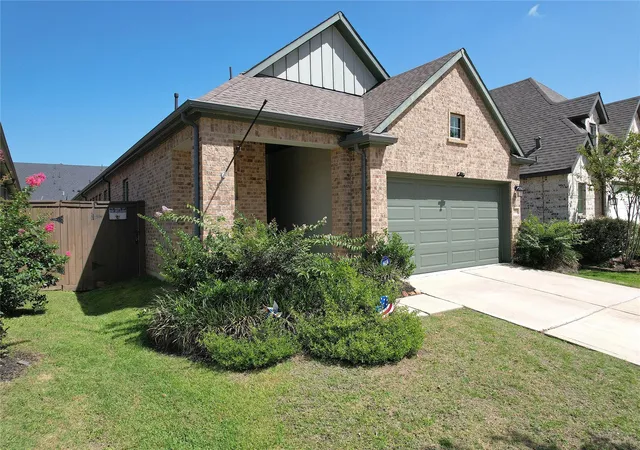 Photo 3 of Single family home for sale at 21586 Jordan Pond Ridge, Porter, TX 77365 | MLS# 73796887 | Listing updated on 2026-09-17