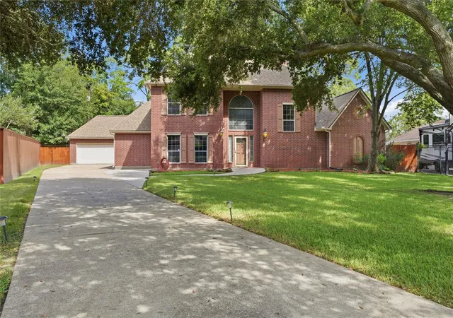 1st image of 708 Bayou Crest Cir, Dickinson, TX 77539 | MLS# 93006182