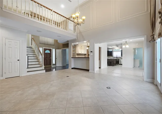2nd image of 708 Bayou Crest Cir, Dickinson, TX 77539 | MLS# 93006182