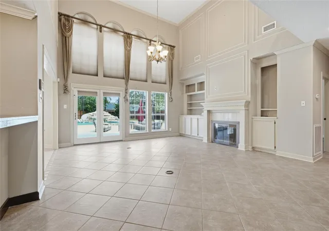 3rd image of 708 Bayou Crest Cir, Dickinson, TX 77539 | MLS# 93006182