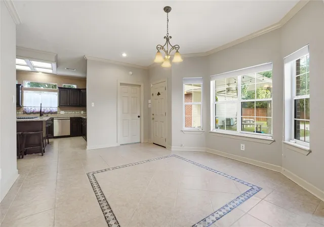 4th image of 708 Bayou Crest Cir, Dickinson, TX 77539 | MLS# 93006182