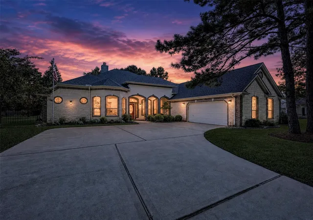Photo 2 of Sale Pending at 8872 Catamaran Way, Montgomery, TX 77316 | MLS# 4832903 | Listing updated on 2026-08-25