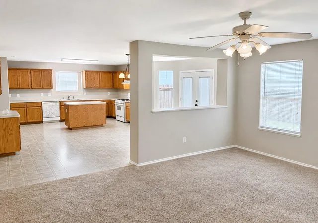 Photo 3 of Single family home for sale at 422 Mystic Glen Loop, Kingwood, TX 77339 | MLS# 87191932 | Listing updated on 2026-09-14